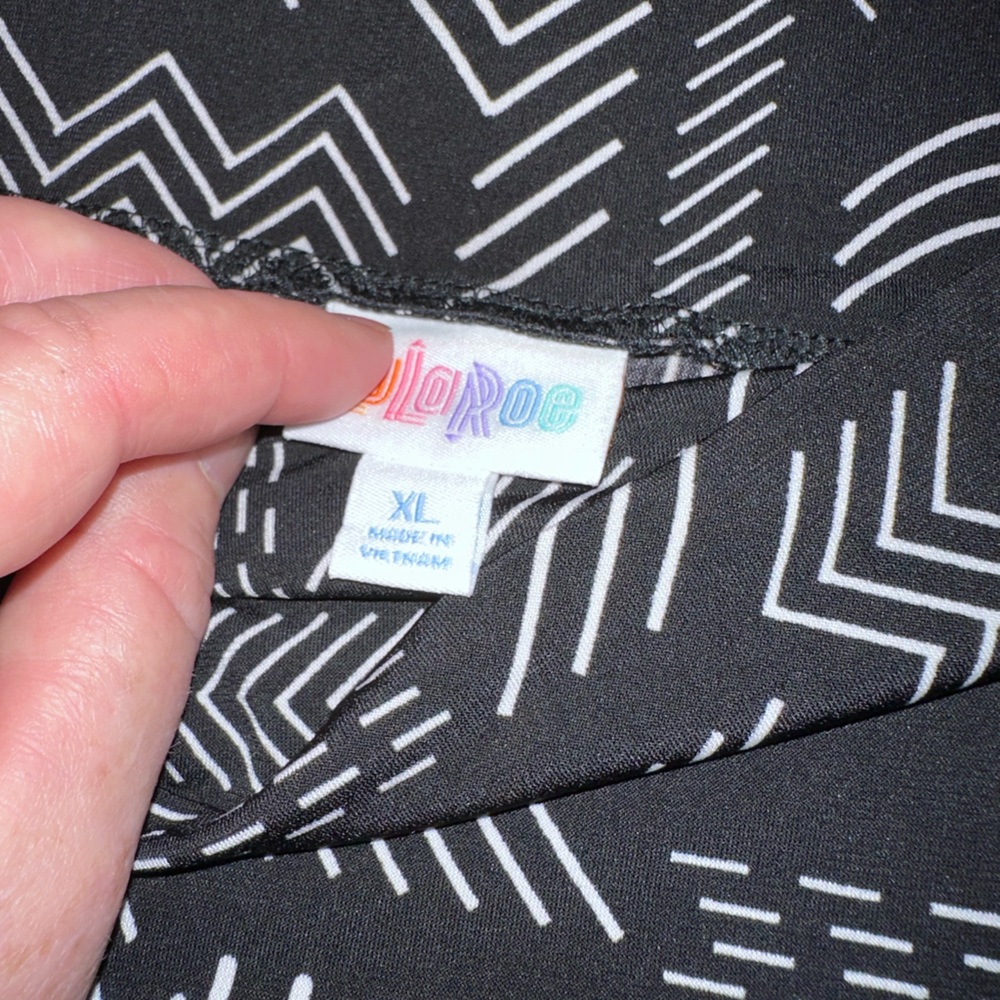 Lularoe XL black and white A line Azure skirt.NWT. Yoga style waistband - Picture 5 of 7